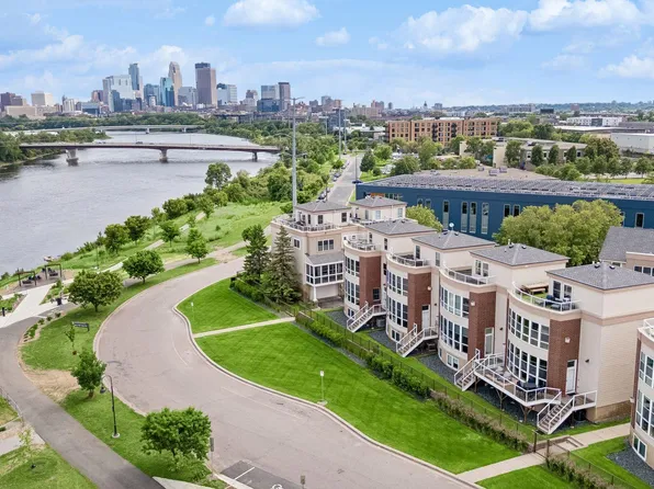 2313 River Pointe Cir, Minneapolis, MN 55411