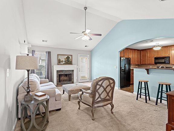 4th image of 2800 Matsu Ln