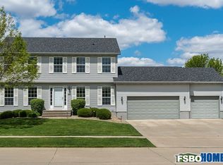 4060 Willowbrook Dr, Marion, IA 52302