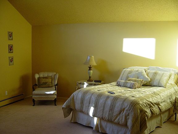 huge master bedroom w/ walk in closet.