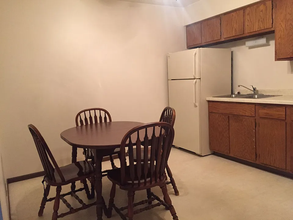 2328 Sessions St