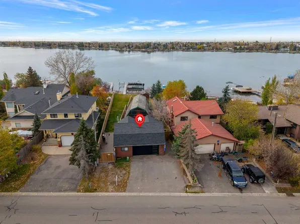 309 NE East Chestermere Dr, Chestermere, AB T1X 1A2