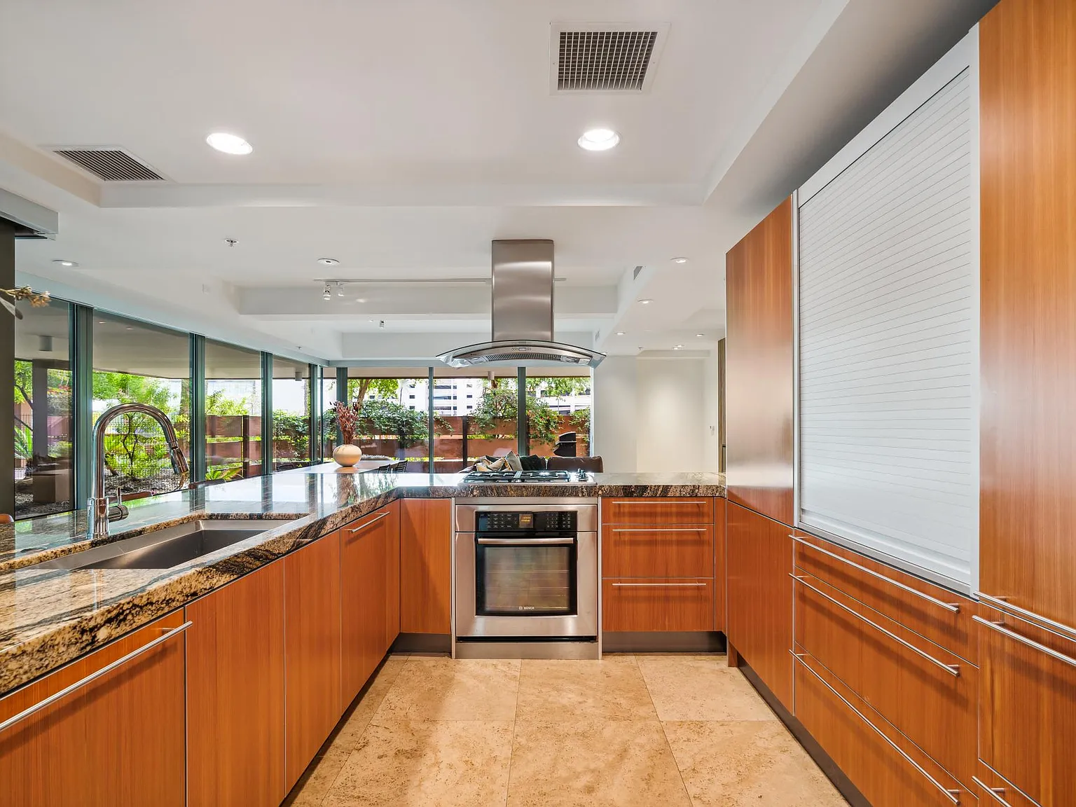 2 bed, 1777 sqft, $9,500 — Photo 3