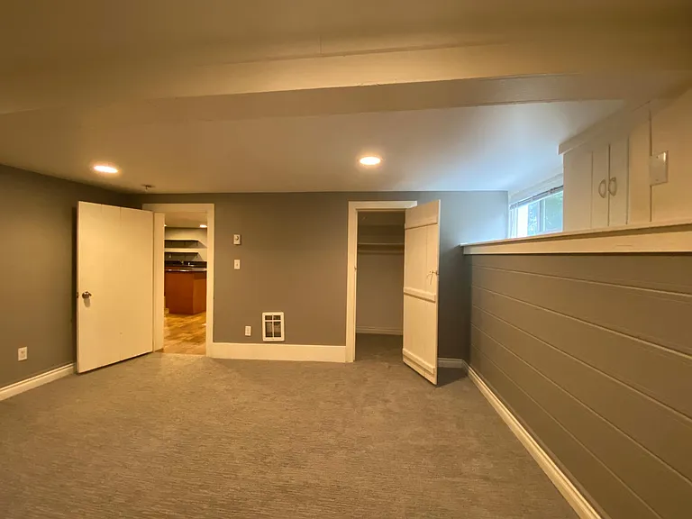 533 11th Ave E #4 — Photo 6