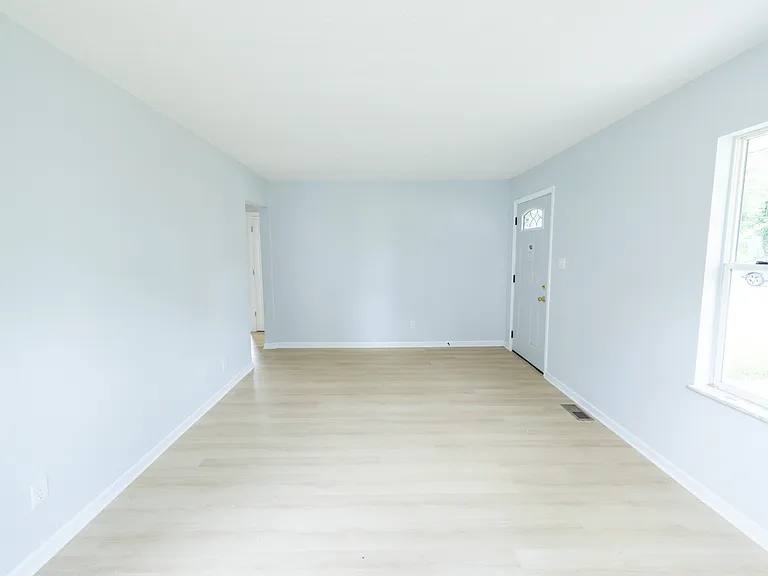 512 N Warren Ave — Photo 14