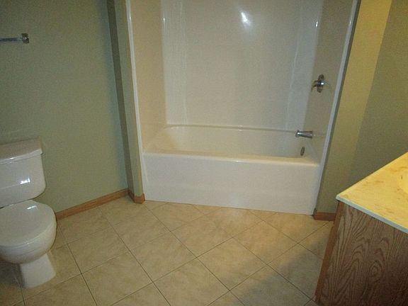 3rd image of 1321 Lake Dr #208
