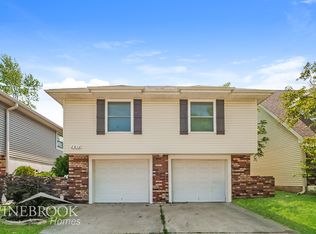 2812 NW 3rd Ter, Blue Springs, MO 64014
