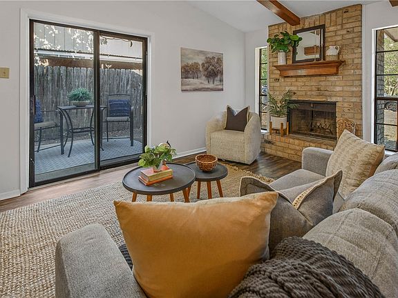 5th image of 615 San Saba Ct