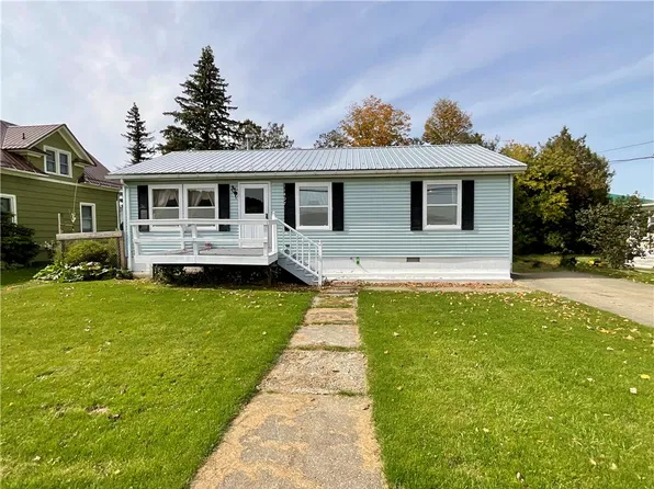 11407 S Lackawanna St, Wayland, NY 14572