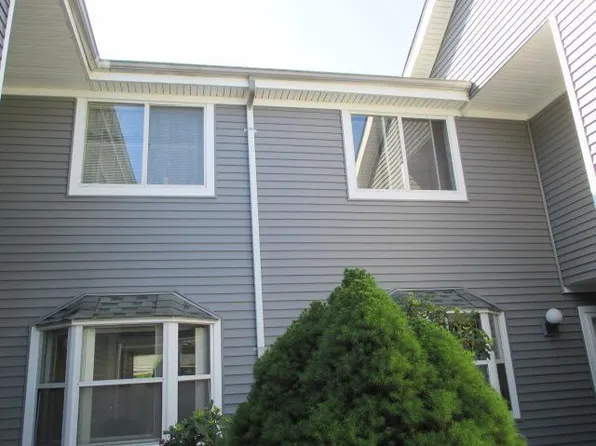 282 Dockside Ct, Moriches, NY 11955
