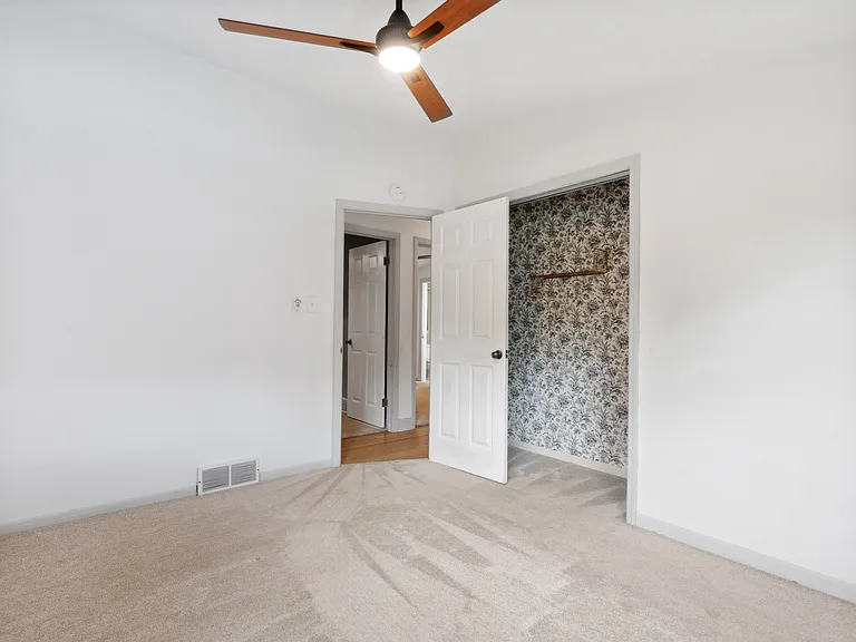 3205 Braddock St — Photo 17