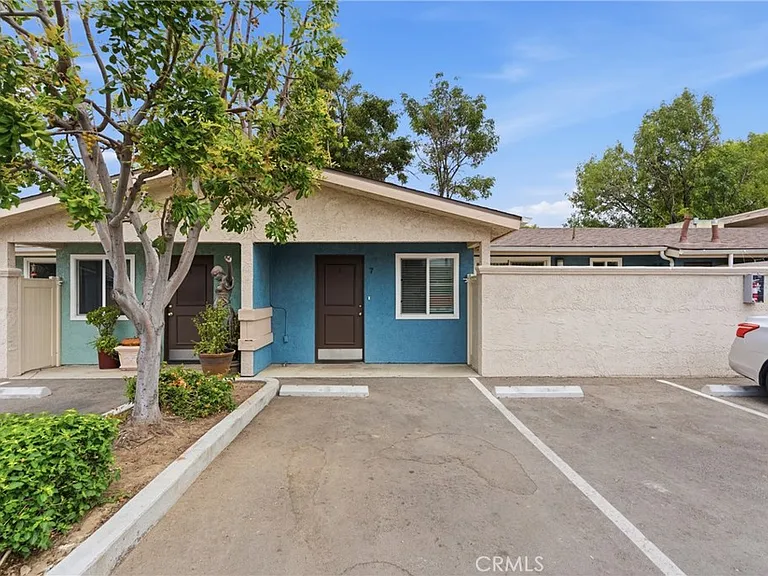8416 Burnet Ave #7 — Photo 2