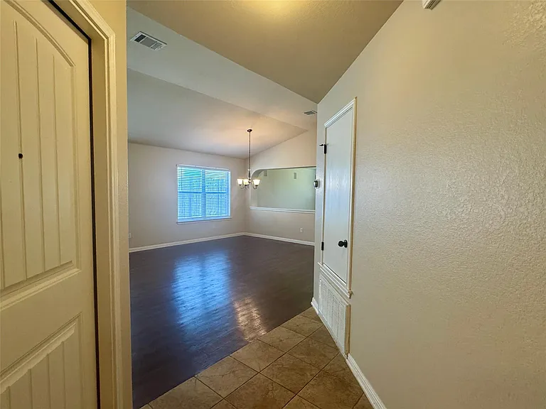 2112 Craig Patrick Way — Photo 7