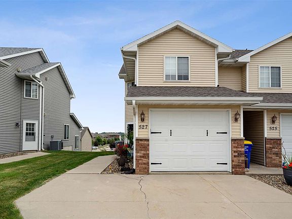 2nd image of 527 E Goldfinch Dr