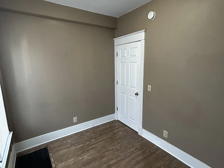 3 bed, 1.0 bath, $1,700 — Photo 8