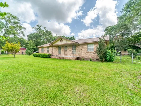 8837 Viana St E, Grand Bay, AL 36541