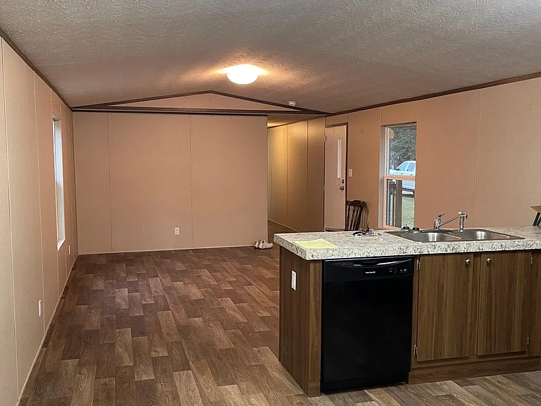 7338 E Highway 135 — Photo 29