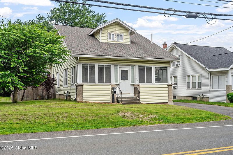 2nd image of 216 Old Loudon Road