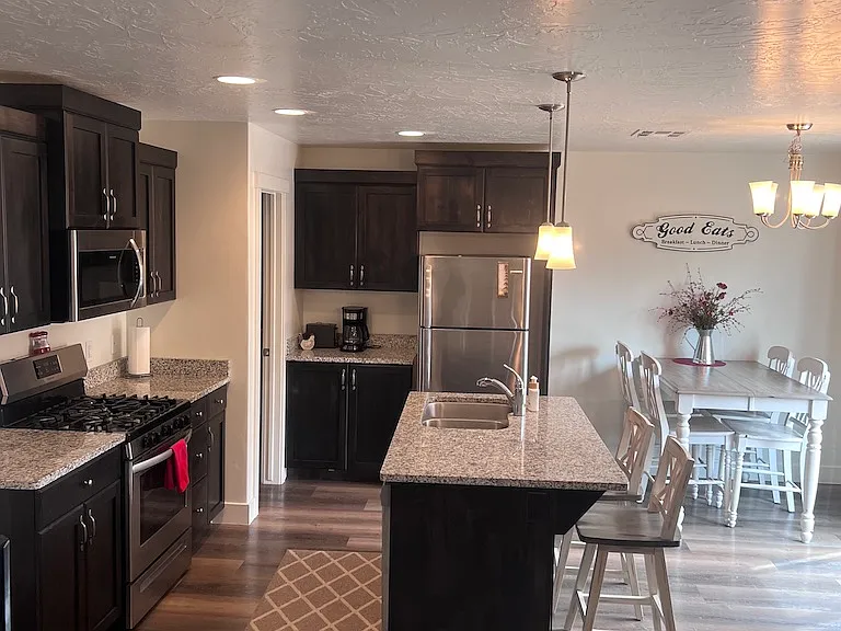 3818 E Nova Ct — Photo 2