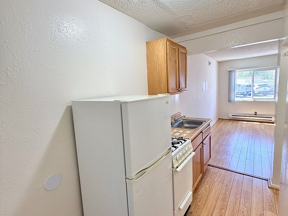 1st image of 7535 Whitsett Ave #12