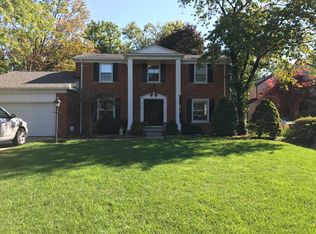 512 Lakepointe St, Grosse Pointe Park, MI 48230