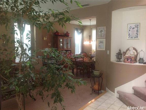 3rd image of 861 Hagen Ct