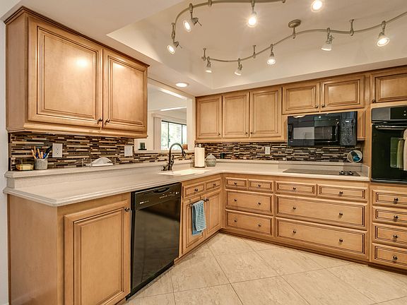 5th image of 13134 W Seville Dr