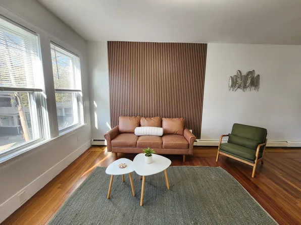 179 Camp St #2, Providence, RI 02906