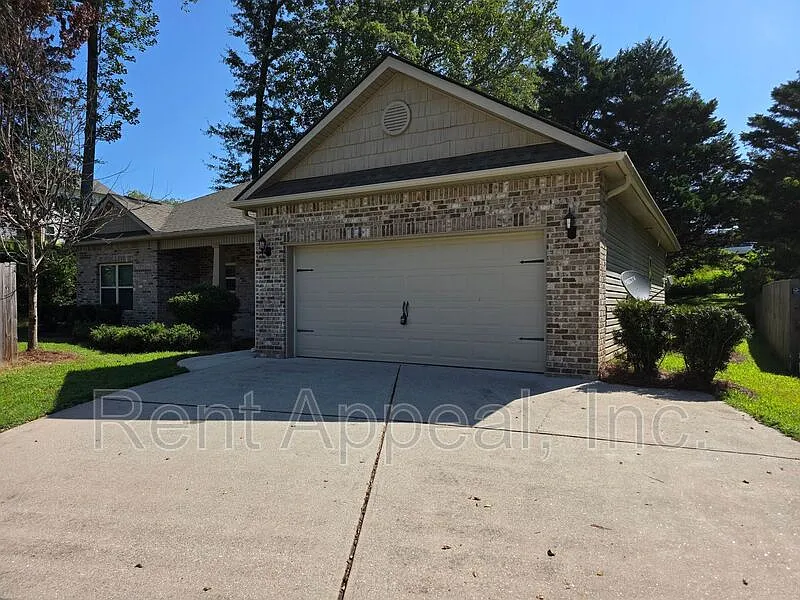 130 Angela Ln