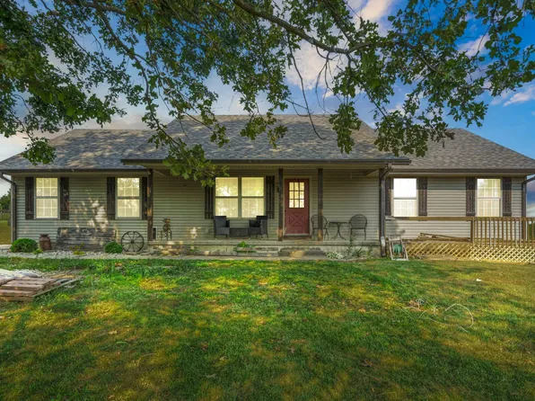 93 S Crossway Road, Marshfield, MO 65706