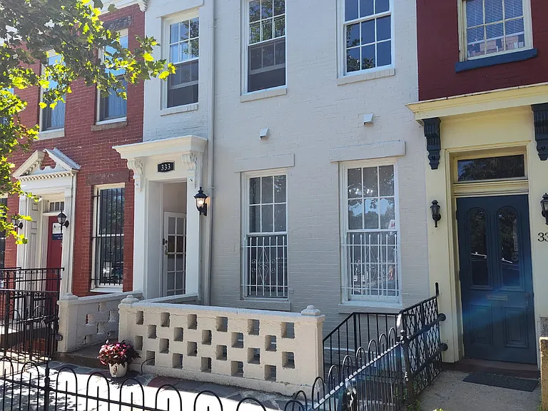 333 C St SE #B — Photo 9