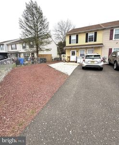 12 E 4th St, Burlington, NJ, 08016