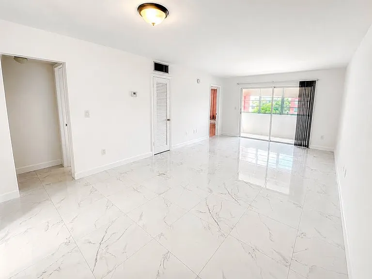 1850 NE 169th St #414 — Photo 3
