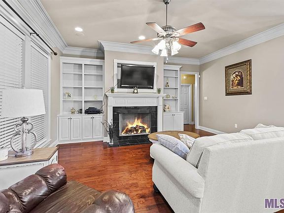 3rd image of 40459 Augustin Ave
