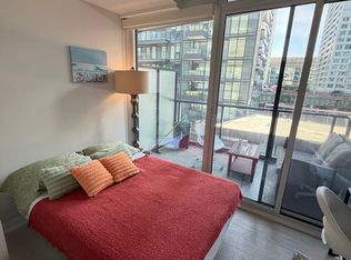 90 Queens Wharf Rd #514, Toronto, ON M5V0J4