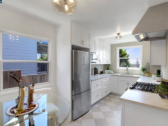 4th image of 4835 Kathleen Ave