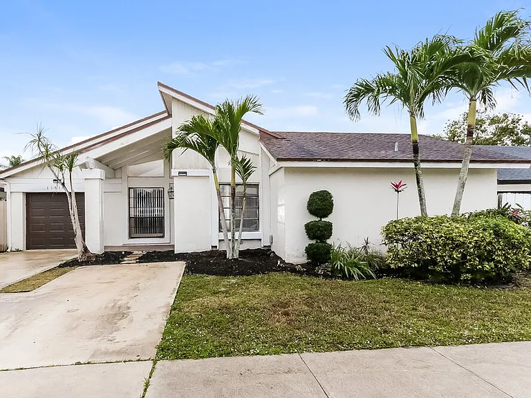 11416 Whisper Sound Dr — Photo 1