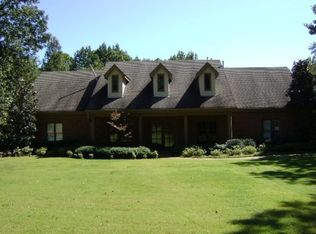 480 N Country Way Dr, Cordova, TN 38018