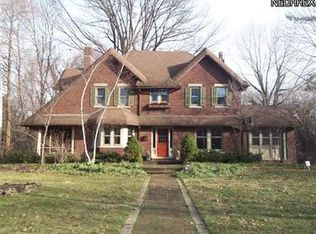 2665 Endicott Rd, Shaker Heights, OH 44120