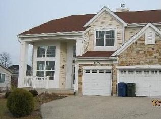 2062 Raintree Rd, Yorkville, IL 60560