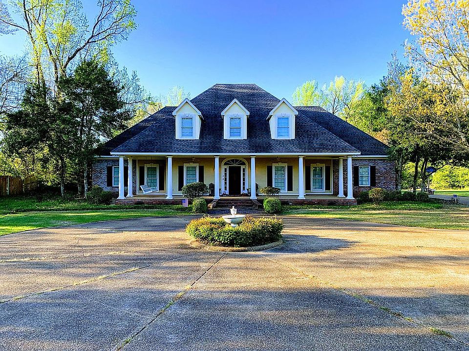 1st image of 101 Carlton Place Dr