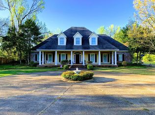 101 Carlton Place Dr, Vicksburg, MS 39180