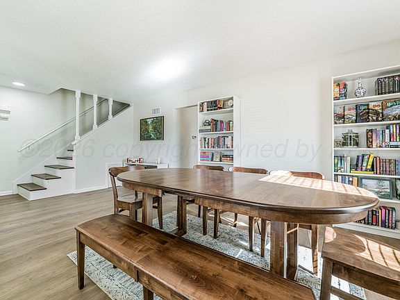 4th image of 2400 SW 50th Ave