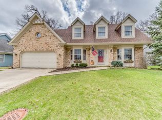 1364 Rolling Oaks Dr, Carol Stream, IL 60188