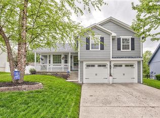 2125 NE Chipman Rd, Lees Summit, MO 64086