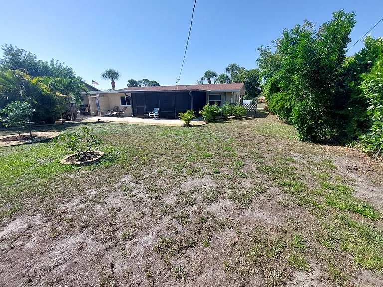 1541 Crest Dr — Photo 26