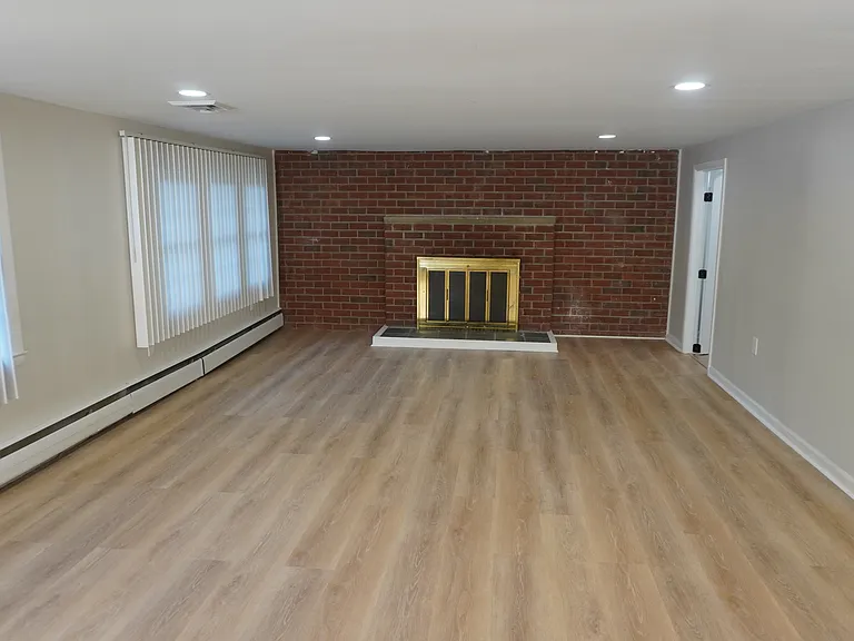239 E Timonium Rd — Photo 10