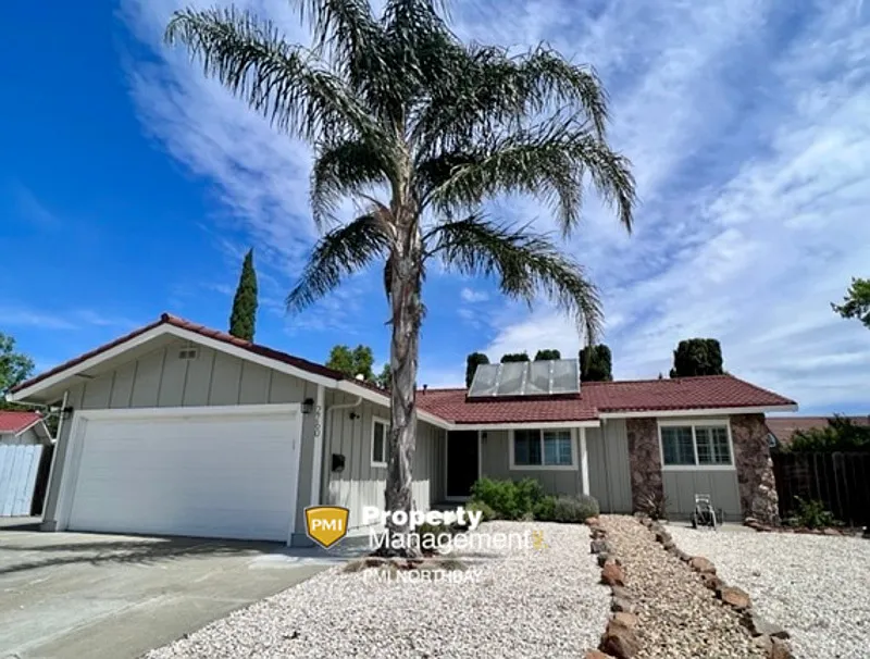 2760 Geranium Ct photo 1