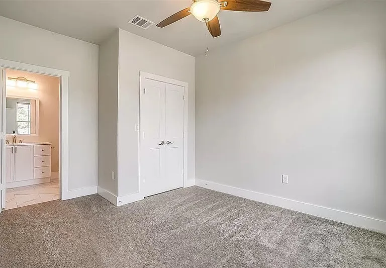 2305 Benbrook Blvd — Photo 2