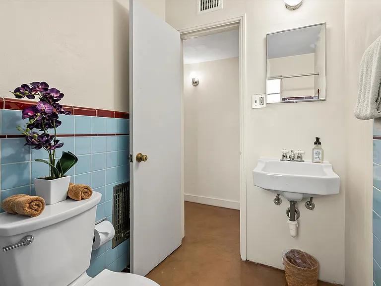 1805 E Copper St — Photo 20